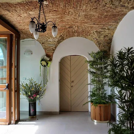 Croccia Hotel 3*